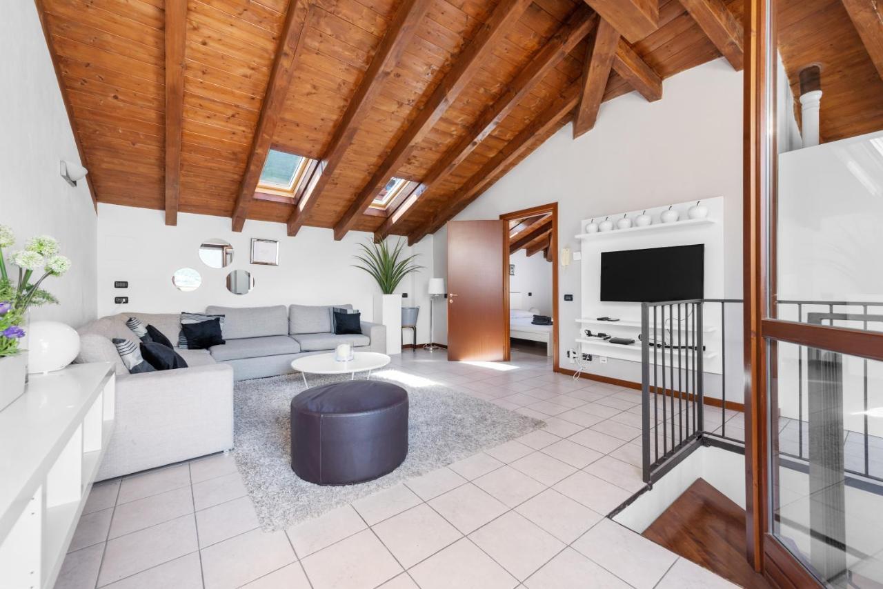 Casacamelia 35, 3 Bdrm With View Lake Como Appartement Acquaseria Buitenkant foto